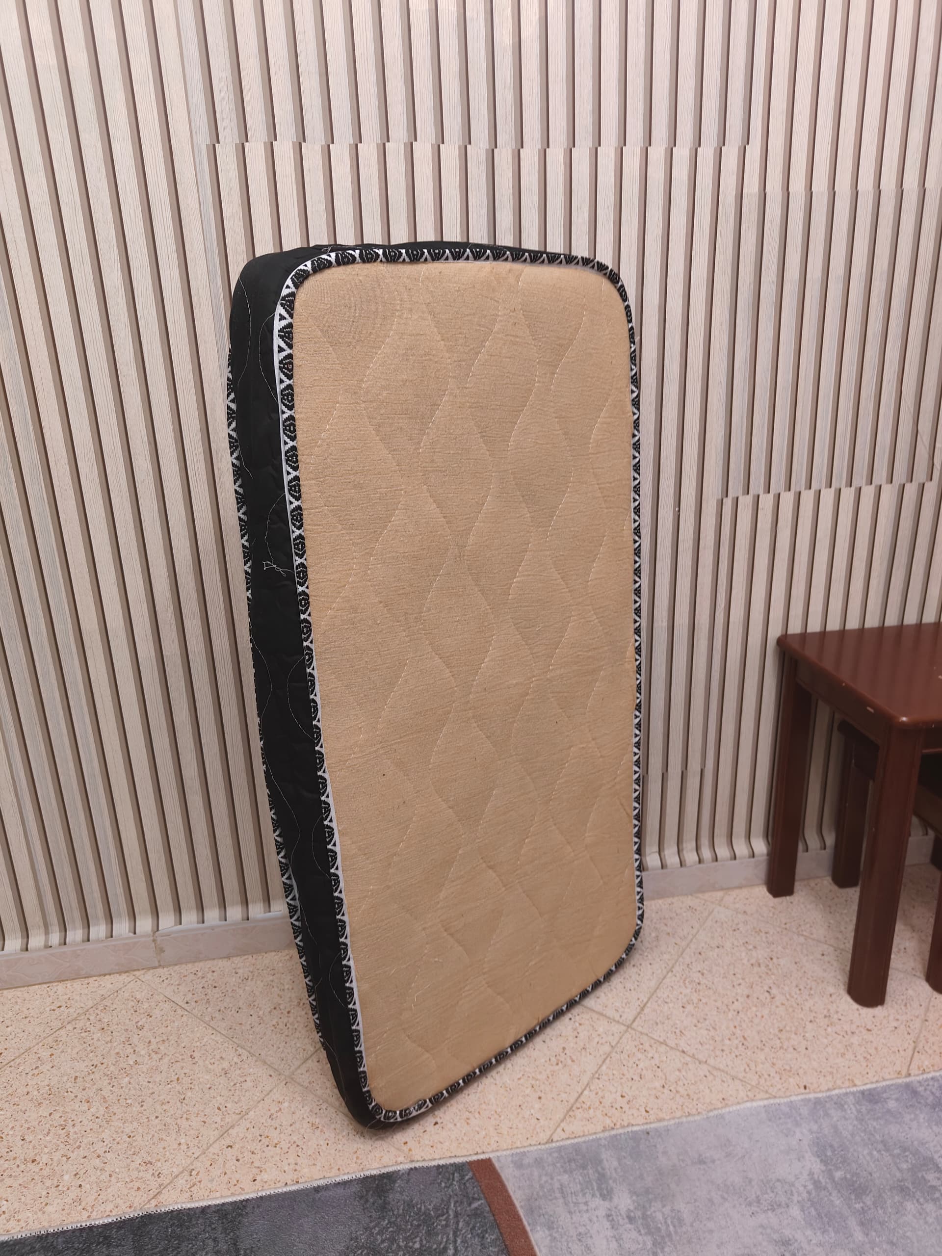 مرتبة إسفنجية أرثوبيدية عالية الكثافة – Orthopedic Foam Mattress